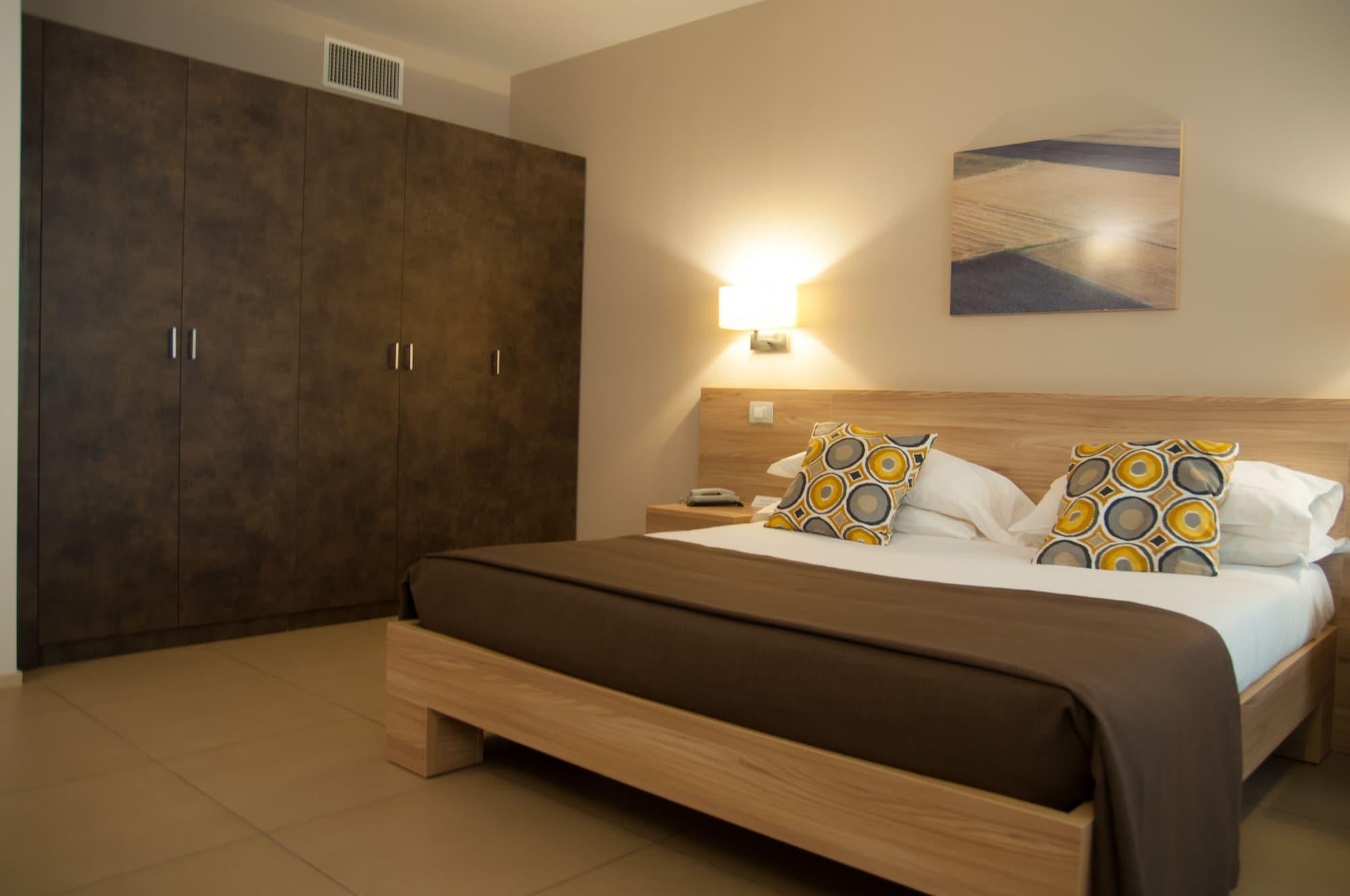 Hotel Dimorae Rooms And Suites - Apartments Чивітанова-Марке Екстер'єр фото
