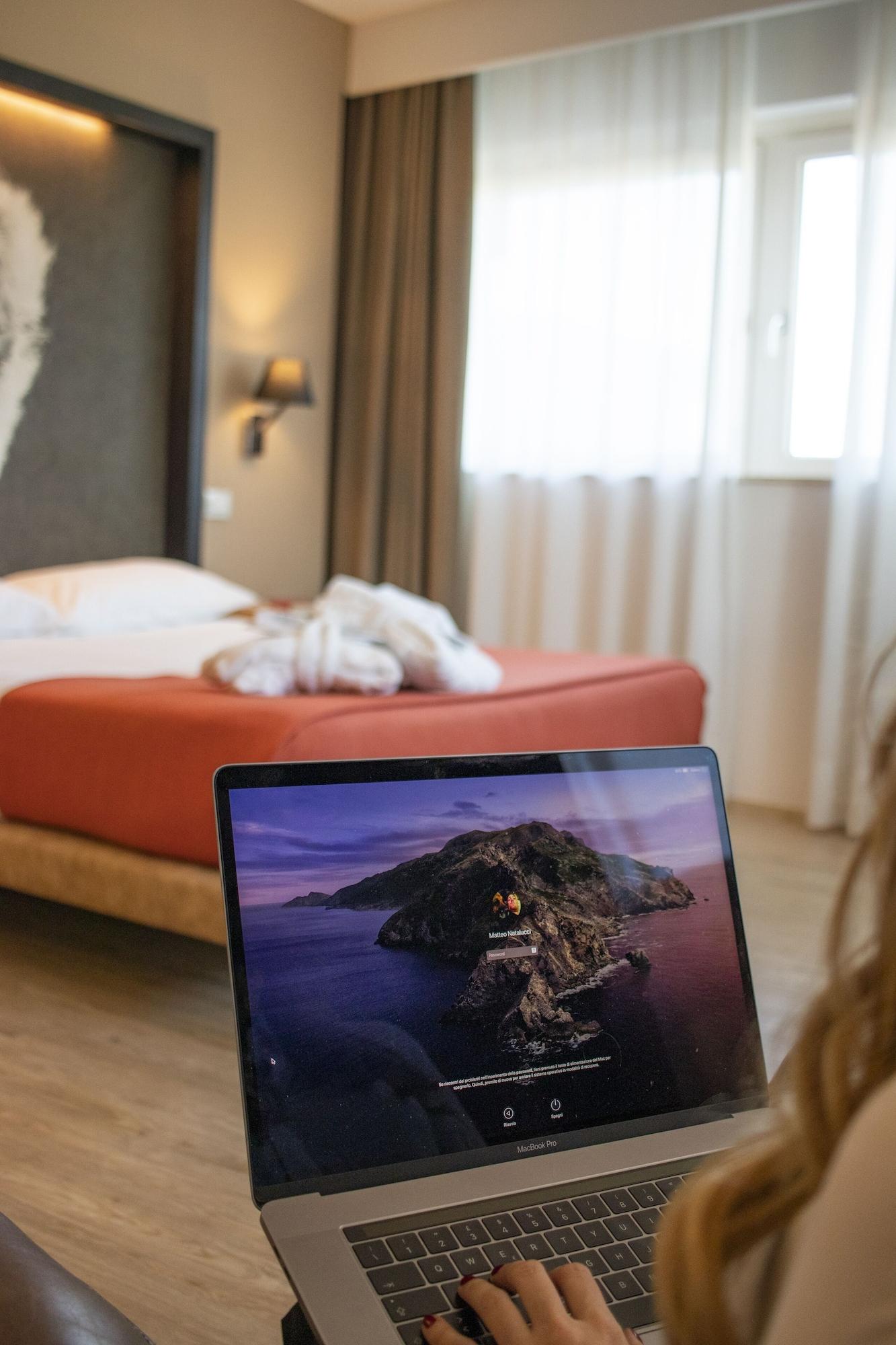 Hotel Dimorae Rooms And Suites - Apartments Чивітанова-Марке Екстер'єр фото