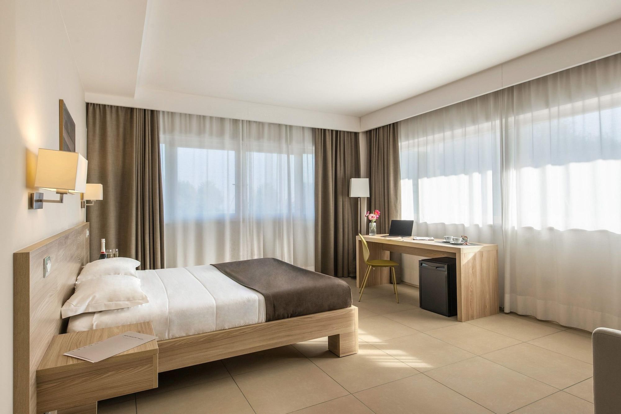 Hotel Dimorae Rooms And Suites - Apartments Чивітанова-Марке Екстер'єр фото