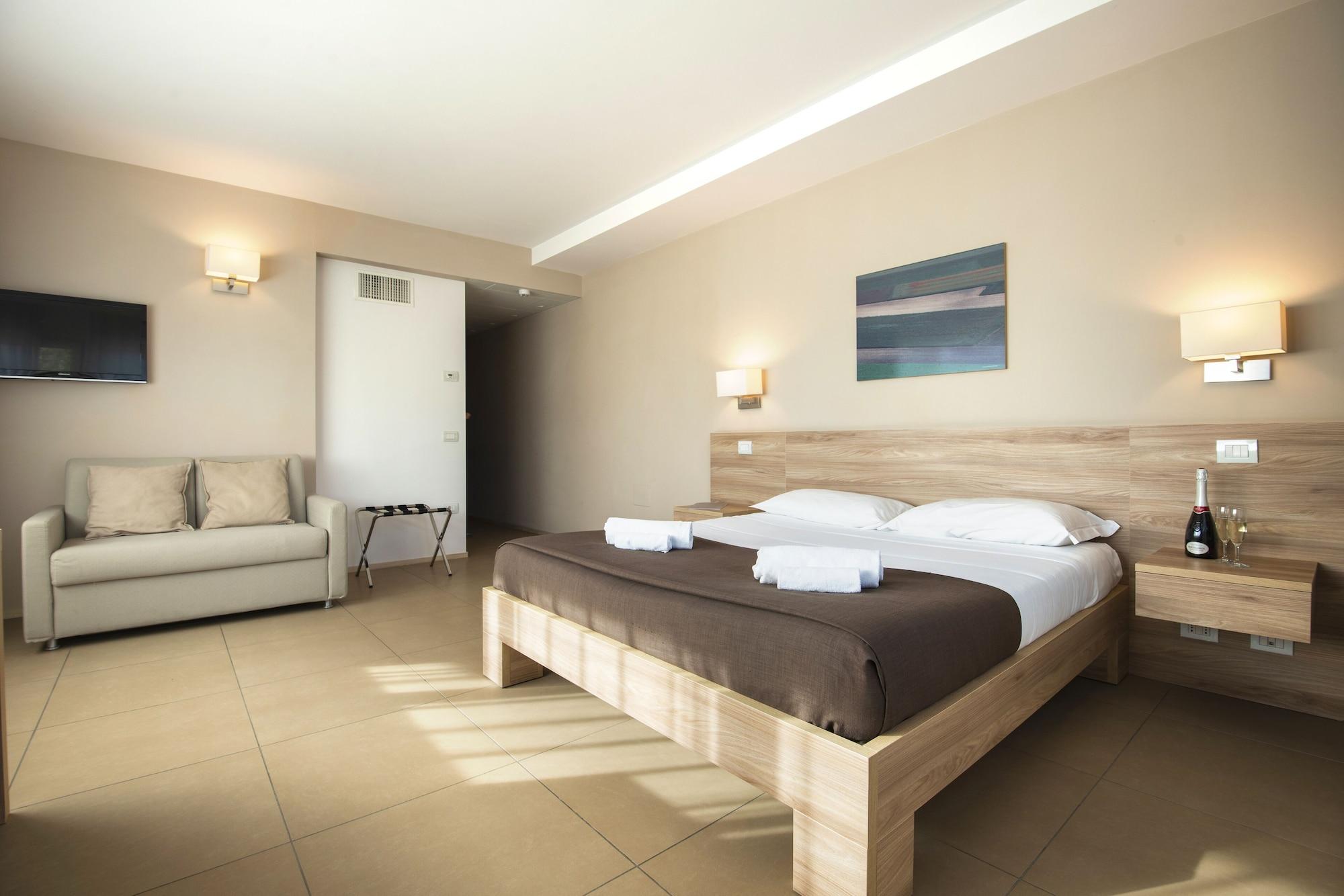 Hotel Dimorae Rooms And Suites - Apartments Чивітанова-Марке Екстер'єр фото