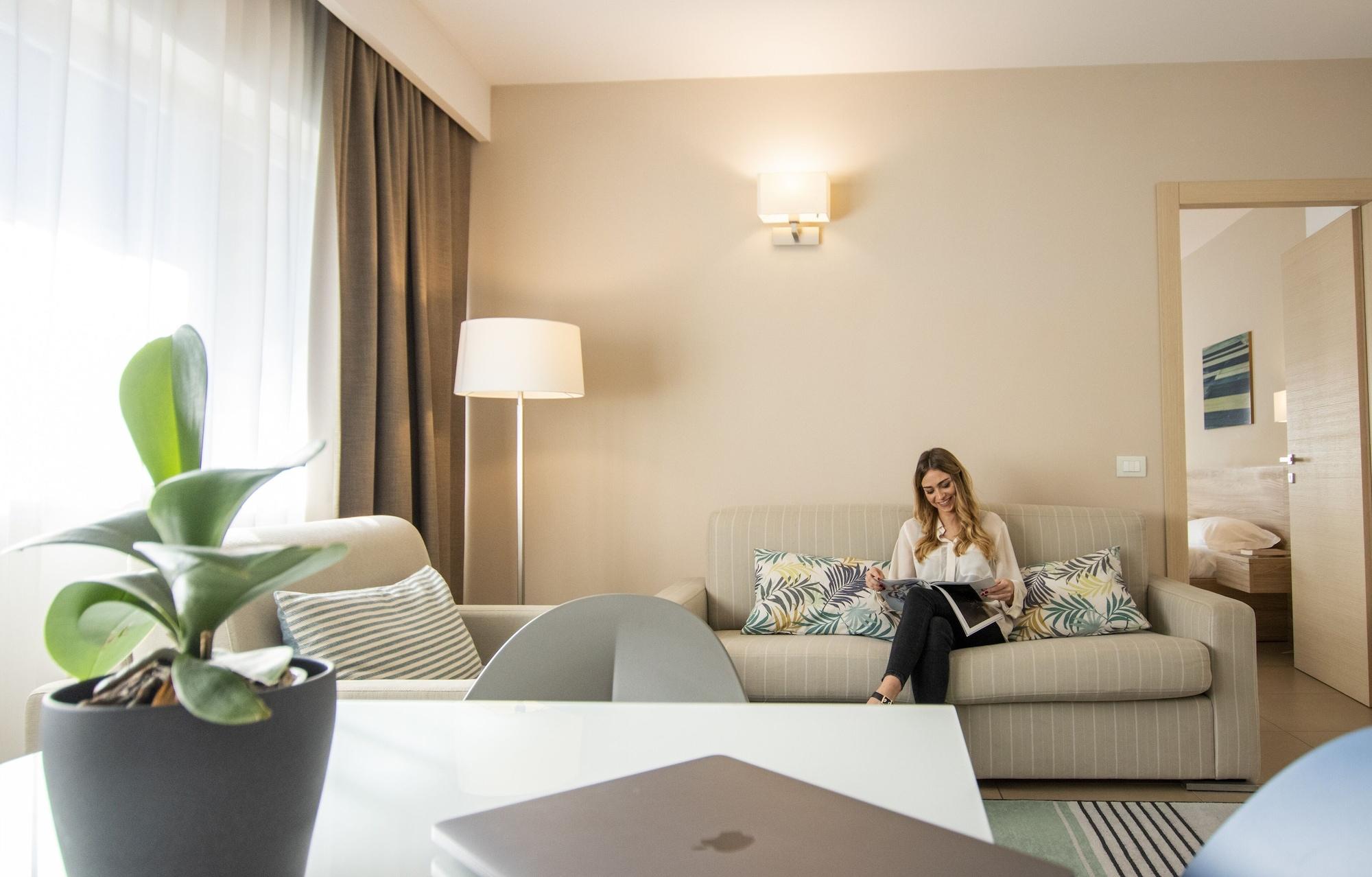 Hotel Dimorae Rooms And Suites - Apartments Чивітанова-Марке Екстер'єр фото