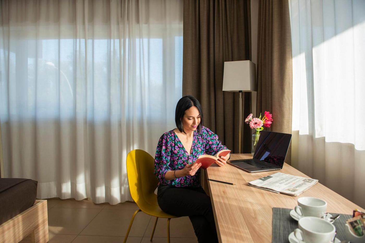 Hotel Dimorae Rooms And Suites - Apartments Чивітанова-Марке Номер фото