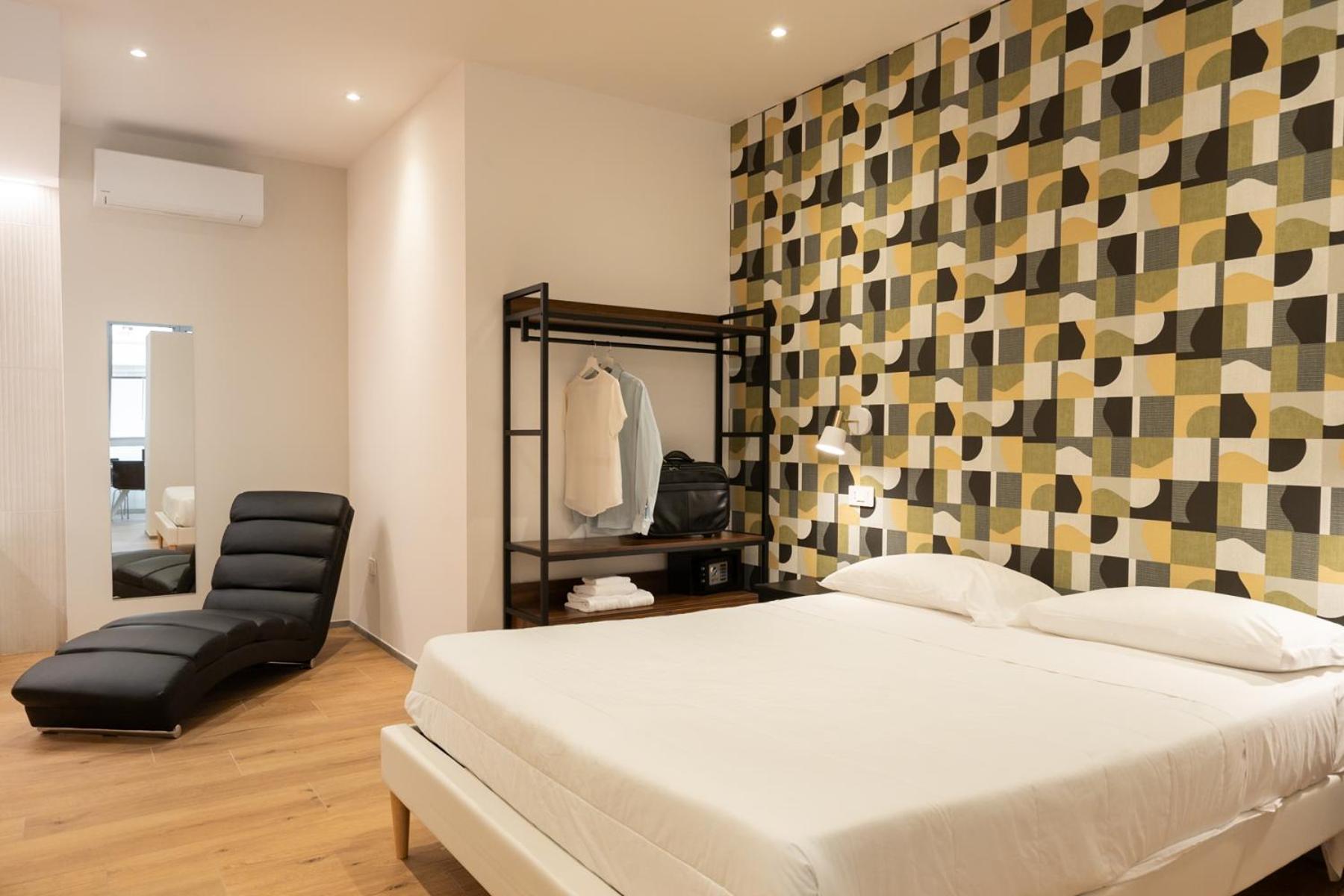 Hotel Dimorae Rooms And Suites - Apartments Чивітанова-Марке Екстер'єр фото