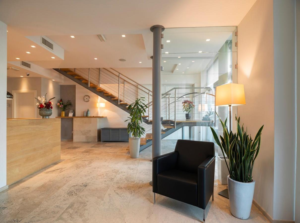 Hotel Dimorae Rooms And Suites - Apartments Чивітанова-Марке Екстер'єр фото